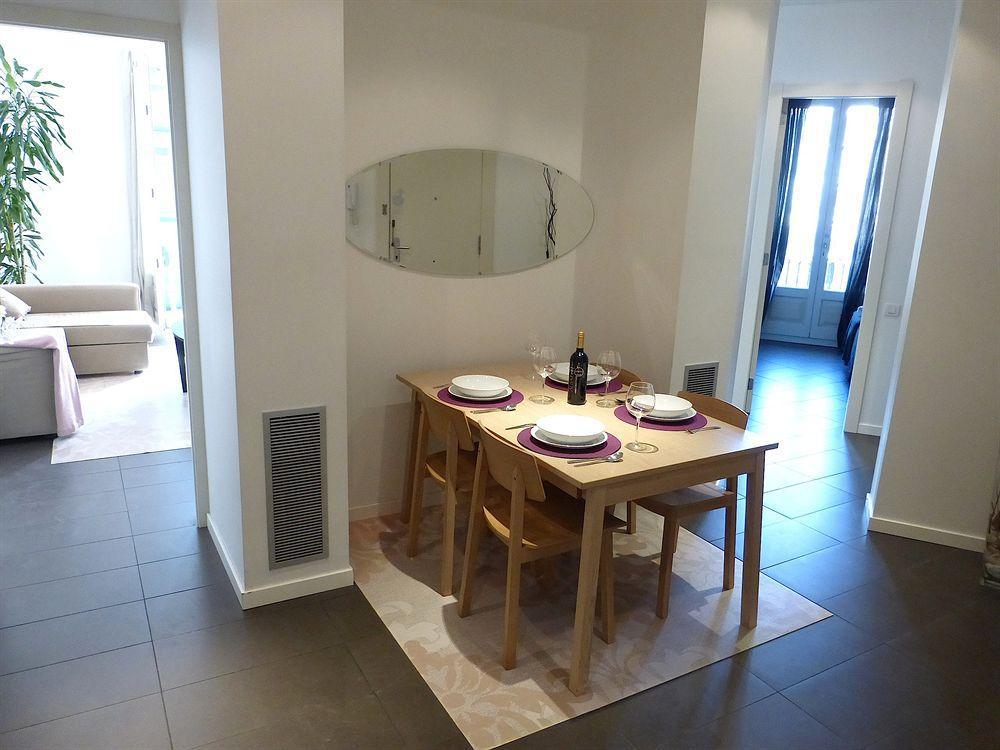 Super Balmes Guest House Barcelona Bagian luar foto