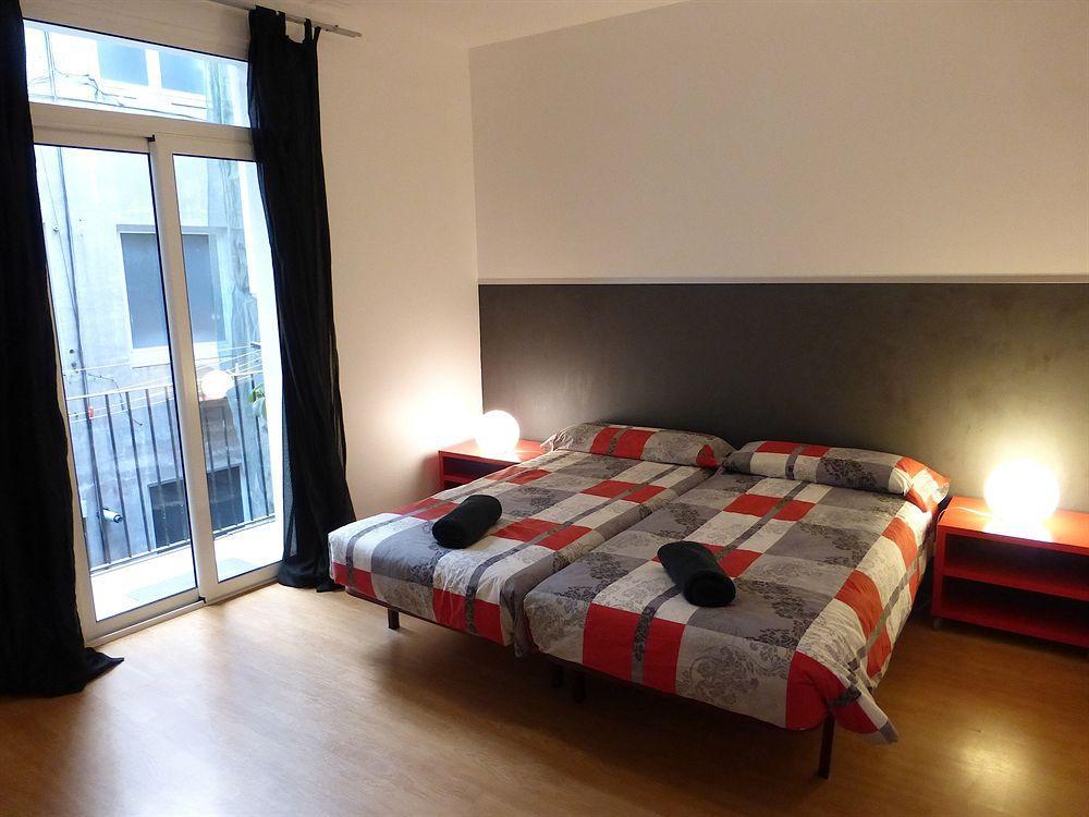 Super Balmes Guest House Barcelona Bagian luar foto