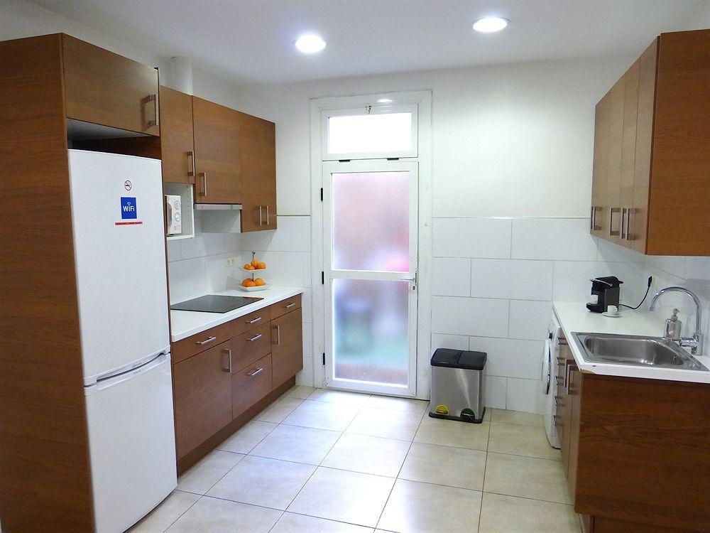 Super Balmes Guest House Barcelona Bagian luar foto