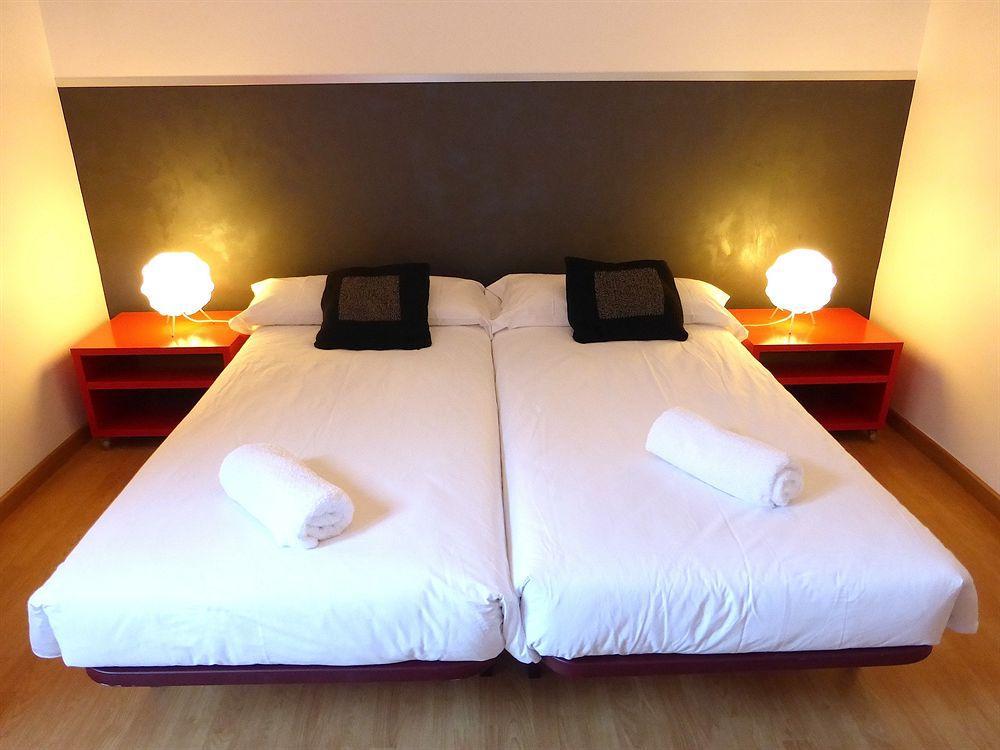 Super Balmes Guest House Barcelona Bagian luar foto