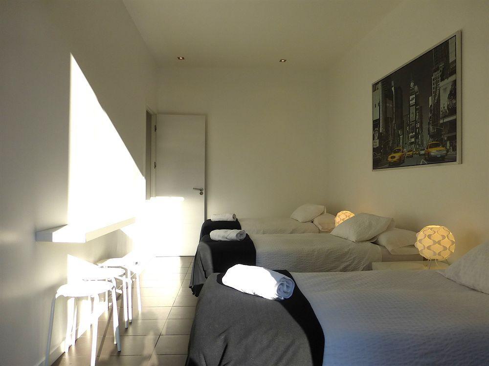 Super Balmes Guest House Barcelona Bagian luar foto