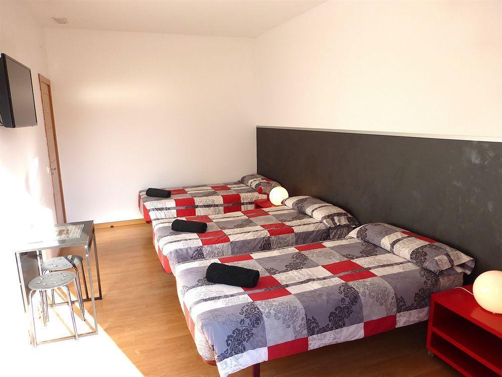 Super Balmes Guest House Barcelona Bagian luar foto