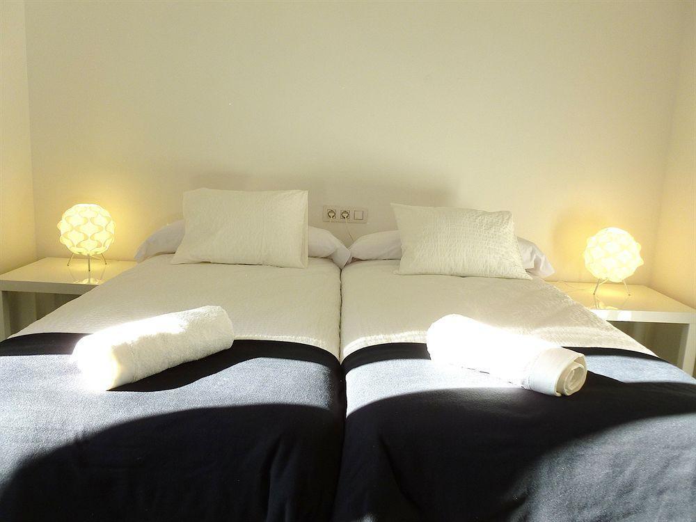 Super Balmes Guest House Barcelona Bagian luar foto