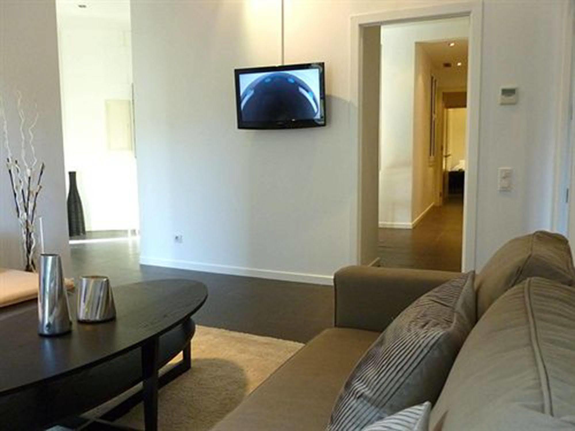 Super Balmes Guest House Barcelona Ruang foto