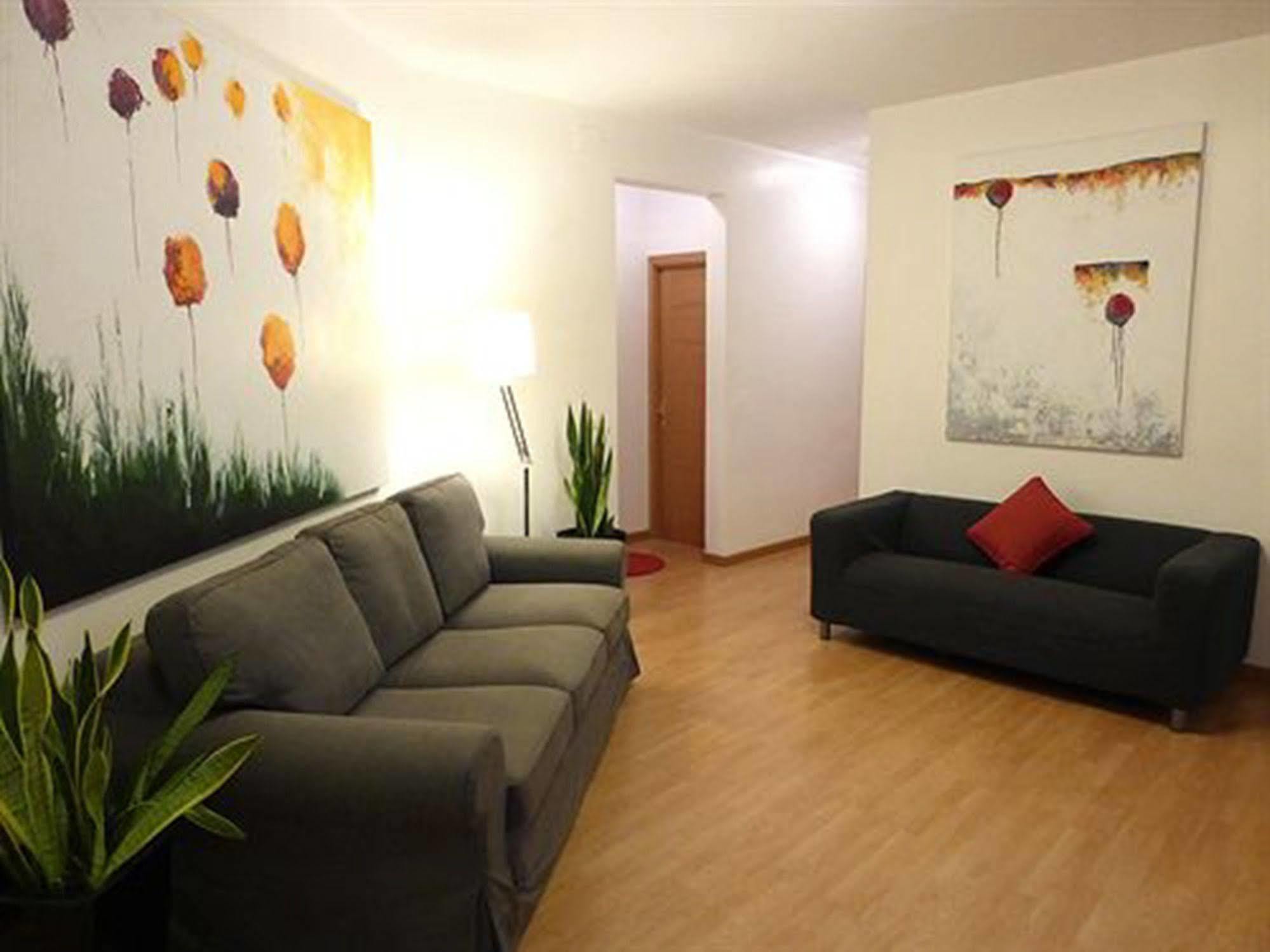 Super Balmes Guest House Barcelona Bagian luar foto