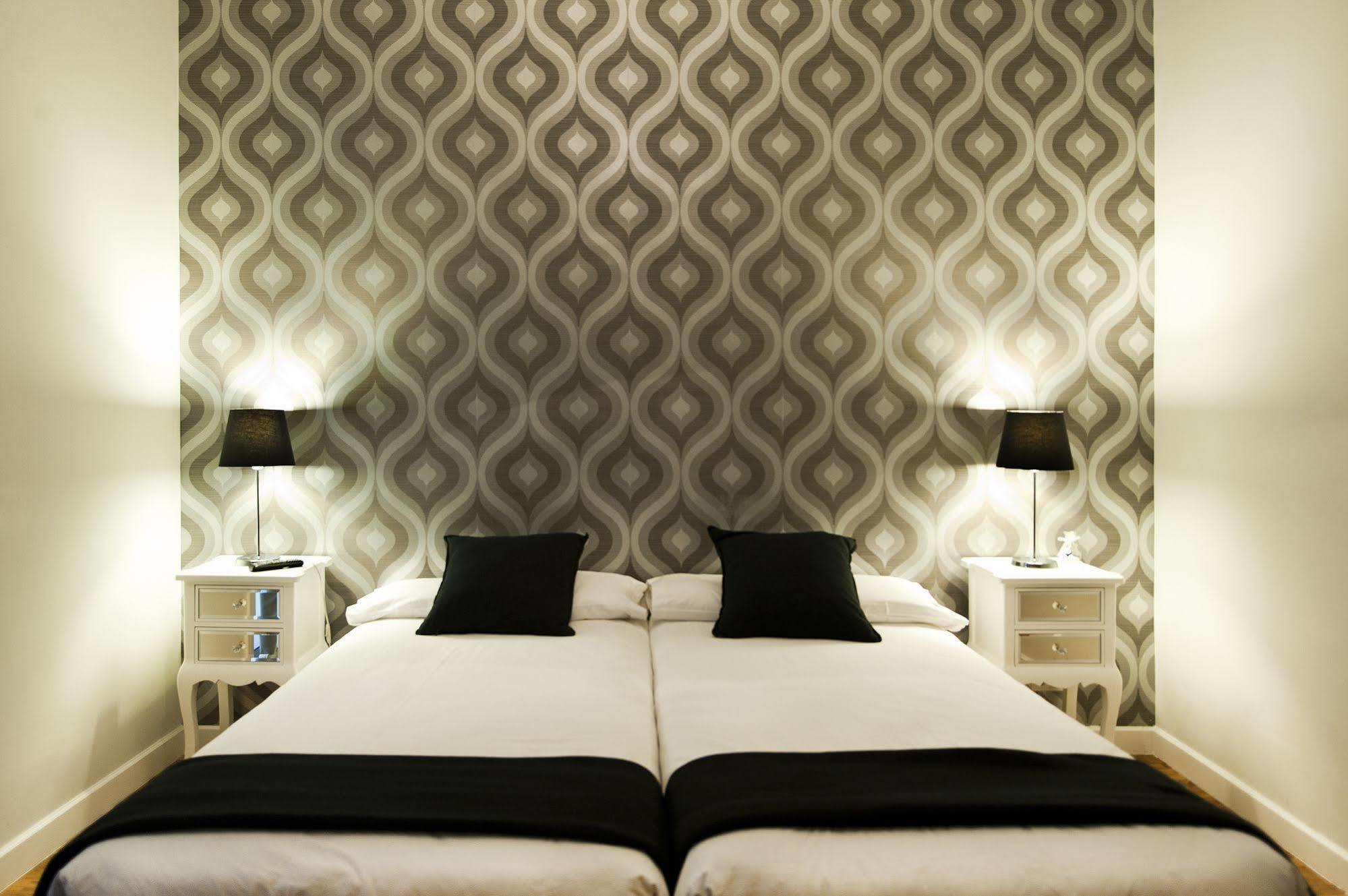 Super Balmes Guest House Barcelona Bagian luar foto