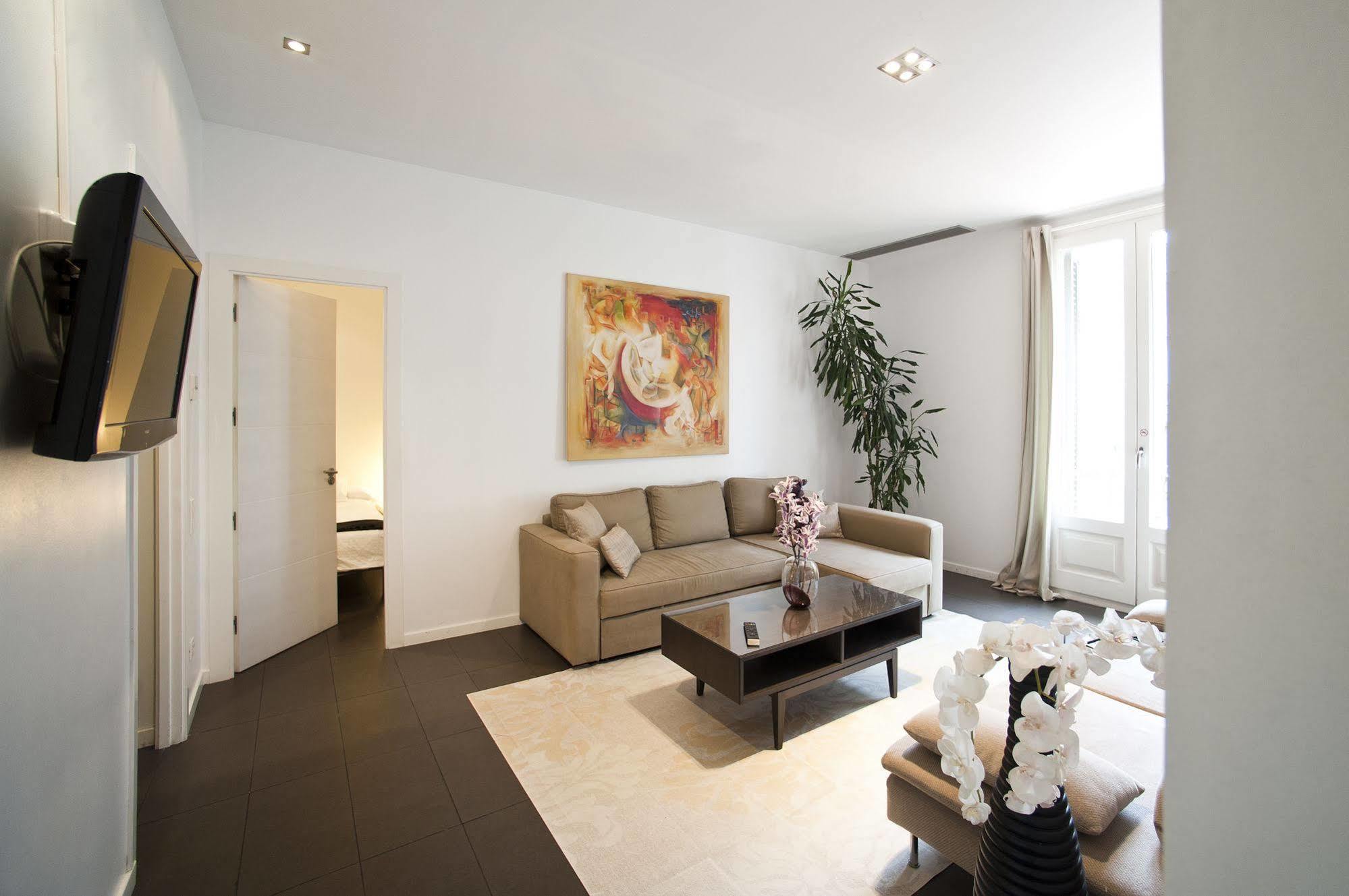 Super Balmes Guest House Barcelona Bagian luar foto