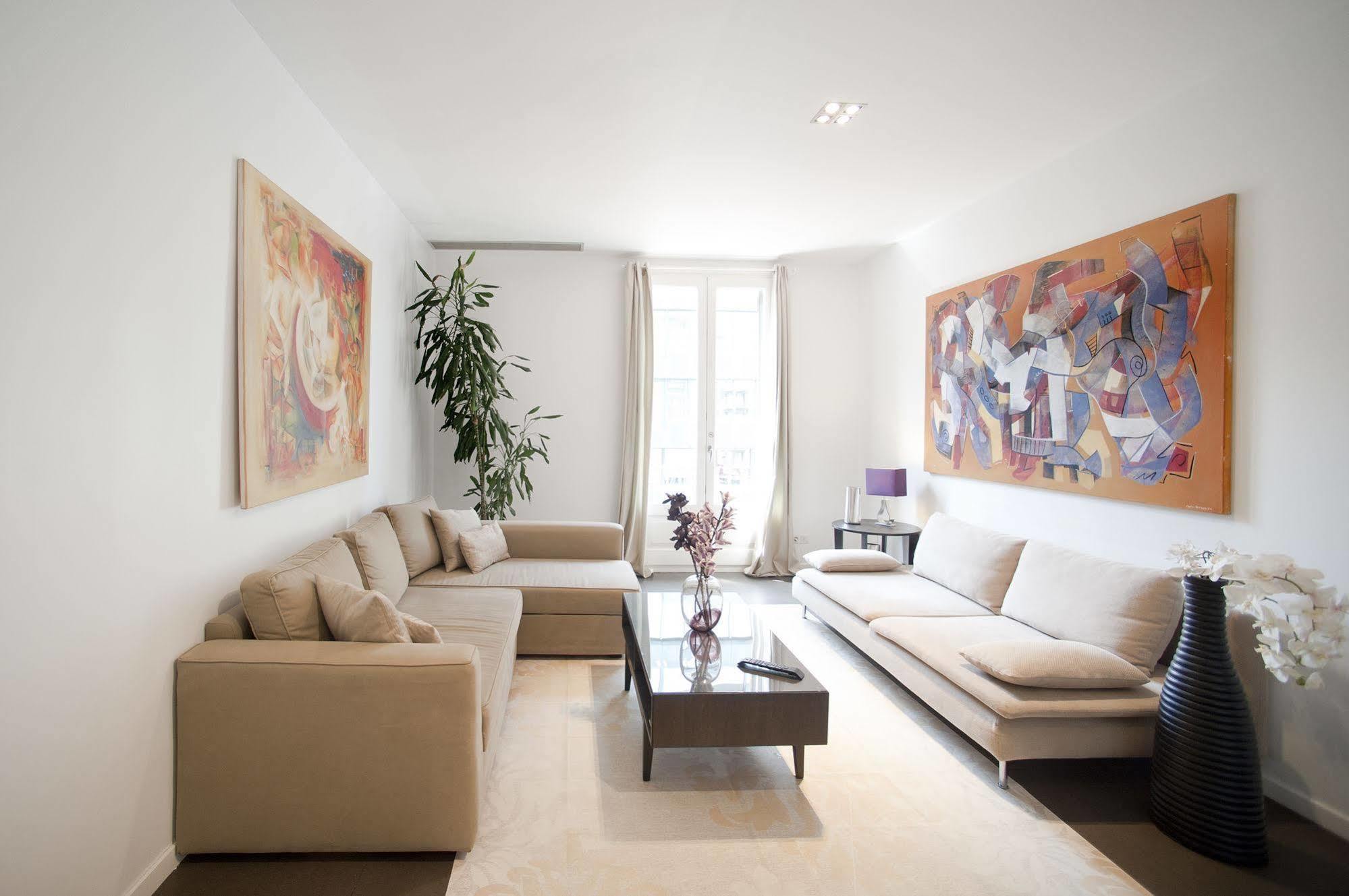Super Balmes Guest House Barcelona Bagian luar foto
